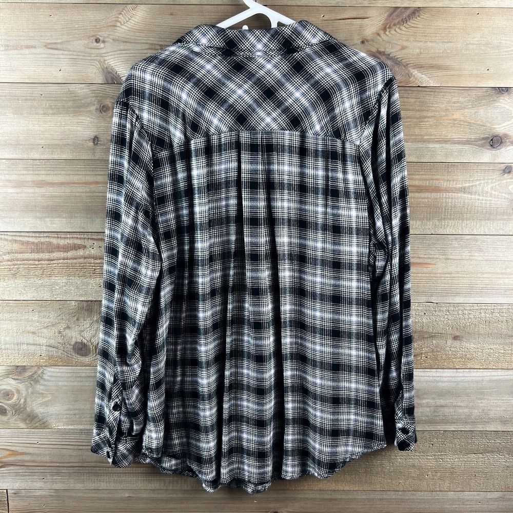 Torrid Womens Shirt Long Sleeve Button Up Plaid Black White Pink Soft Preppy 2X - Picture 8 of 8